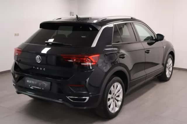 Volkswagen T-Roc (2019) thumbnail 3