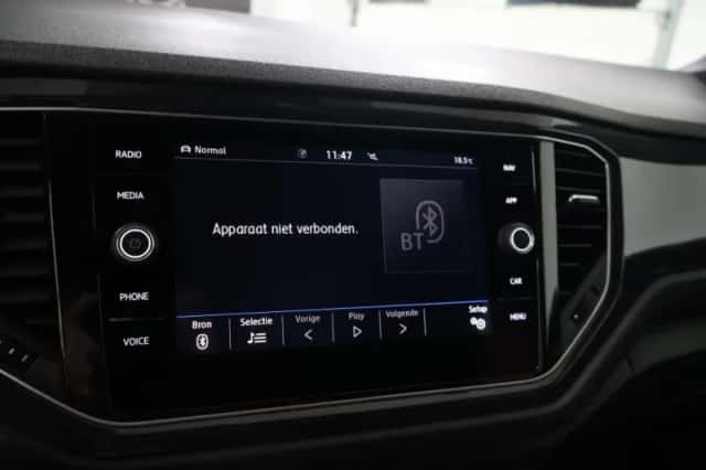 Volkswagen T-Roc (2019) thumbnail 22