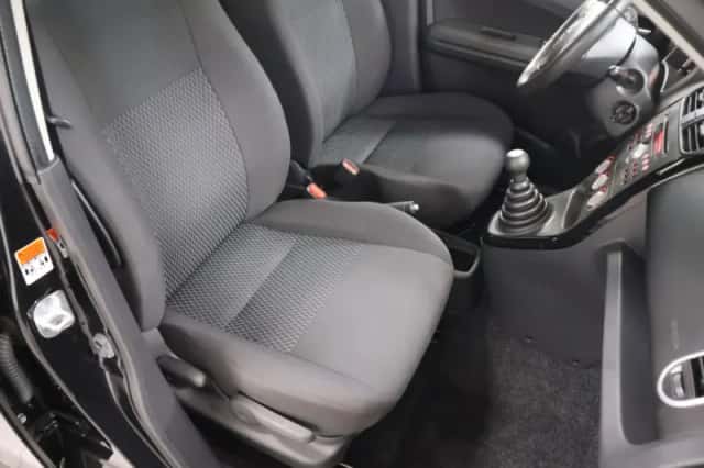 Suzuki Splash (2011) thumbnail 12