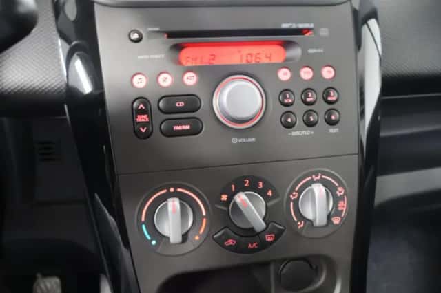 Suzuki Splash (2011) thumbnail 25