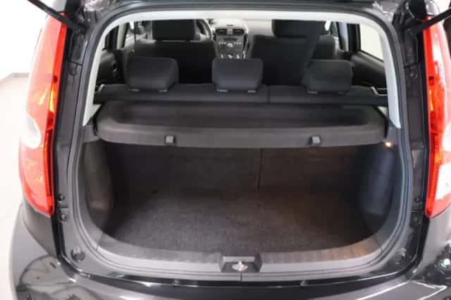 Suzuki Splash (2011) thumbnail 27