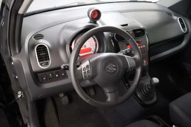 Suzuki Splash (2011) thumbnail 6