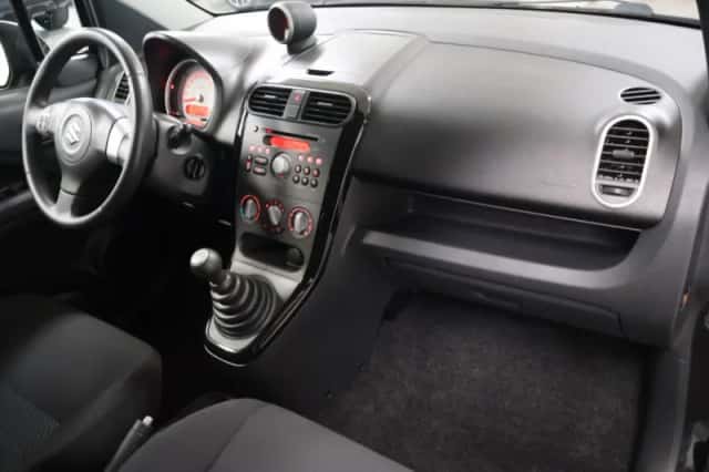 Suzuki Splash (2011) thumbnail 8