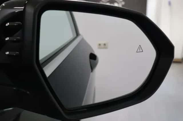 Hyundai Kona (2023) thumbnail 6