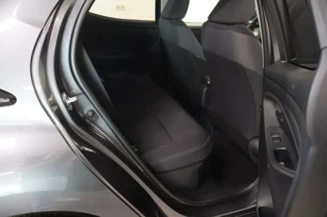 Toyota Yaris (2025) thumbnail 13