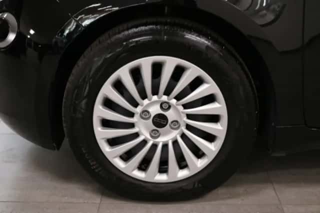 Fiat 500 (2020) thumbnail 6
