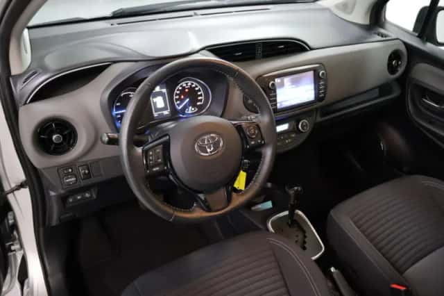 Toyota Yaris (2018) thumbnail 6
