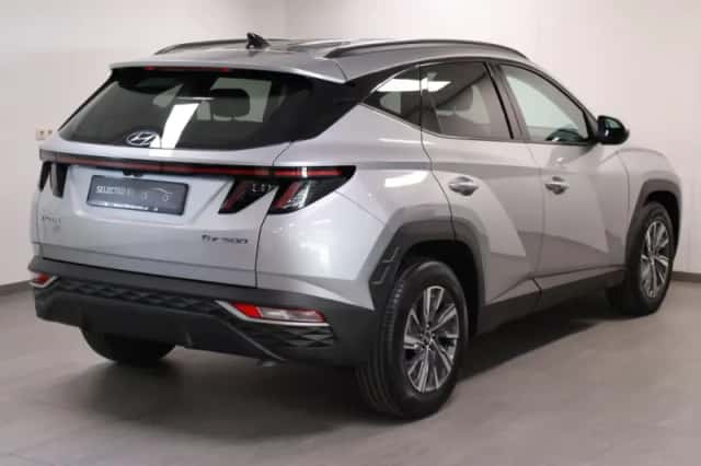 Hyundai Tucson (2021) thumbnail 3