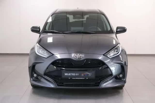 Toyota Yaris (2025) thumbnail 2