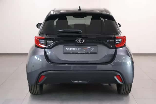 Toyota Yaris (2025) thumbnail 4