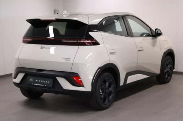 BYD Dolphin (2025) thumbnail 3