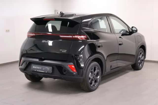 BYD Dolphin (2025) thumbnail 3