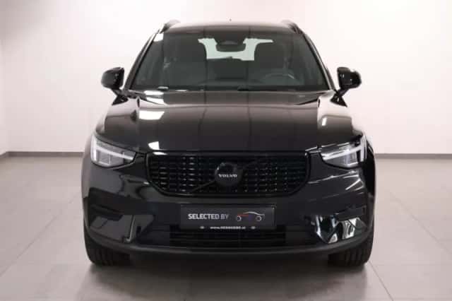 Volvo XC40 (2024) thumbnail 2
