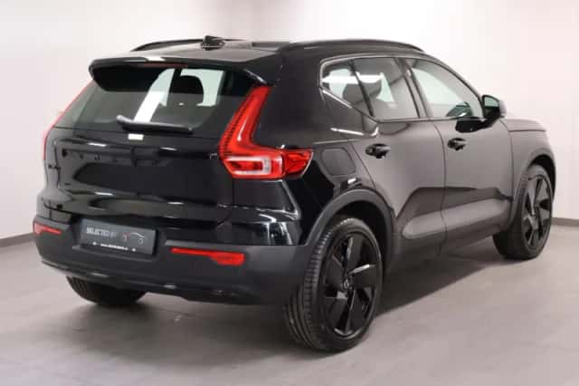 Volvo XC40 (2024) thumbnail 3