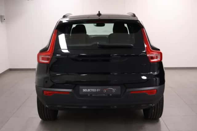Volvo XC40 (2024) thumbnail 4