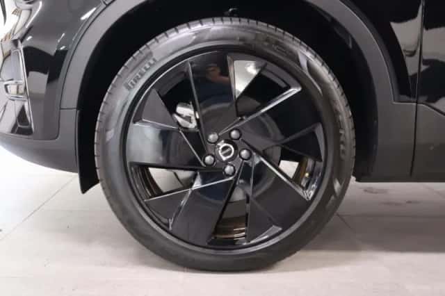 Volvo XC40 (2024) thumbnail 5