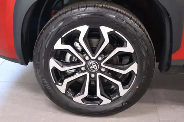 Toyota Yaris Cross (2025) thumbnail 5