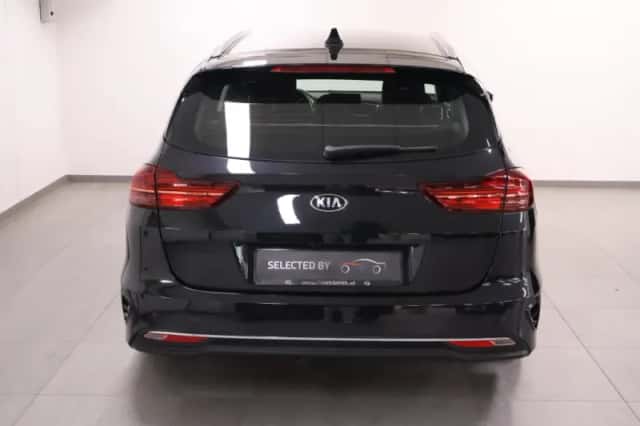 Kia Ceed Sportswagon (2018) thumbnail 4