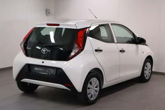 Toyota Aygo (2018) thumbnail 3