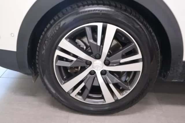 Peugeot 3008 (2021) thumbnail 5