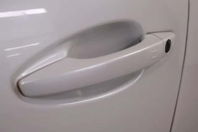 Peugeot 3008 (2021) thumbnail 6