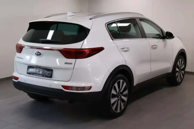 Kia Sportage (2016) thumbnail 3