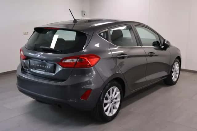 Ford Fiesta (2017) thumbnail 3