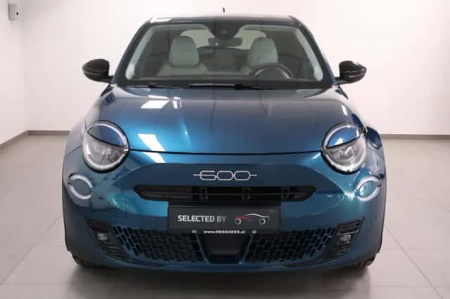 Fiat 600E (2023) thumbnail 2
