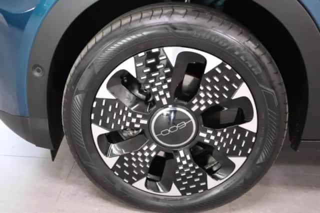 Fiat 600E (2023) thumbnail 5