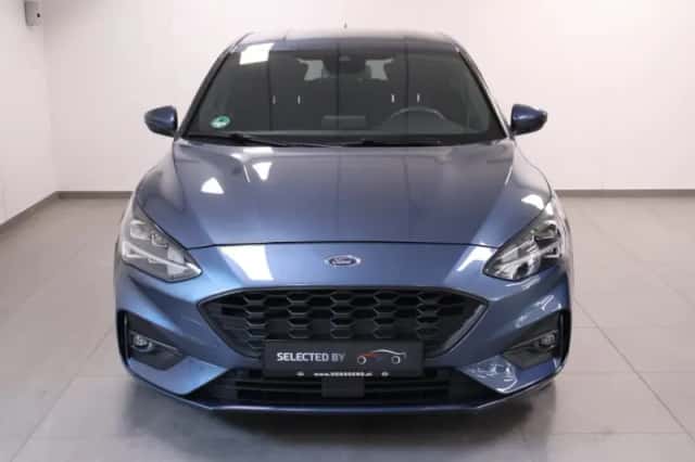Ford Focus (2018) thumbnail 2