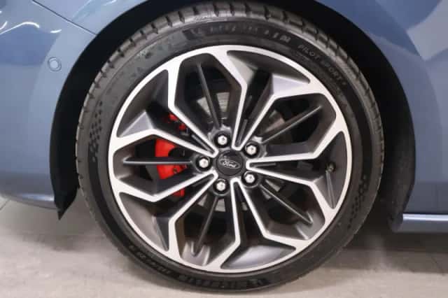 Ford Focus (2018) thumbnail 5