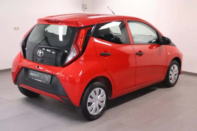 Toyota Aygo (2018) thumbnail 3