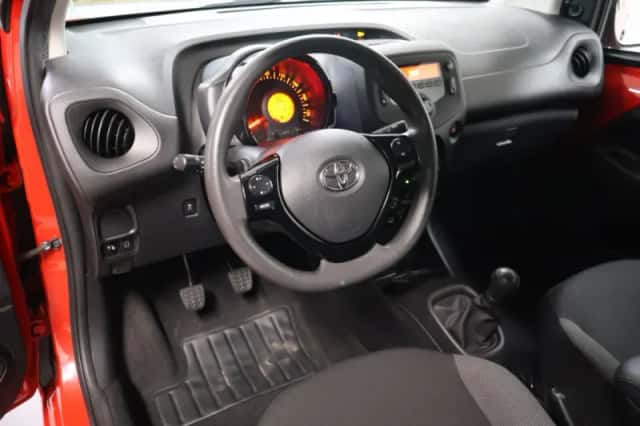 Toyota Aygo (2018) thumbnail 6