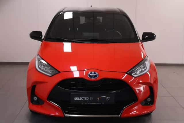 Toyota Yaris (2020) thumbnail 2