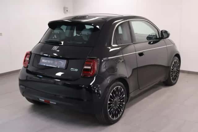 Fiat 500e (2020) thumbnail 3