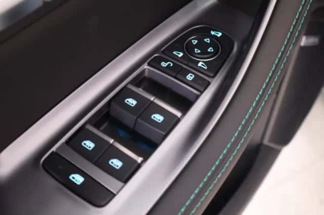 BYD Seal U (2024) thumbnail 6