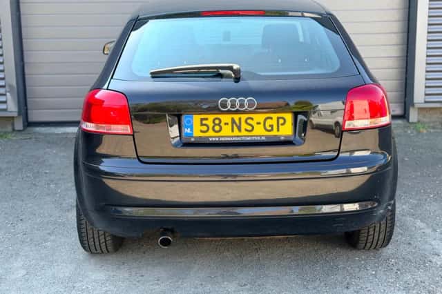 Audi A3 (2004) thumbnail 5