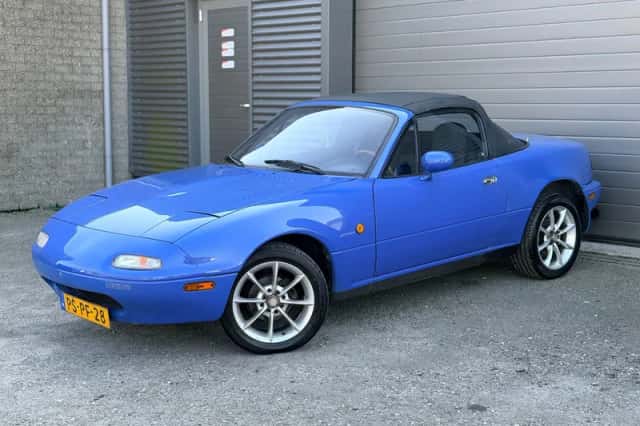 Mazda MX-5 (1990) thumbnail 1