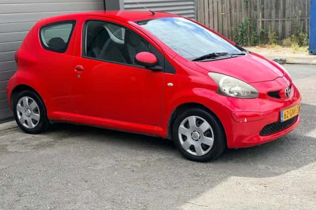 Toyota Aygo (2008) thumbnail 3