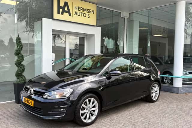 Volkswagen Golf (2015) thumbnail 2