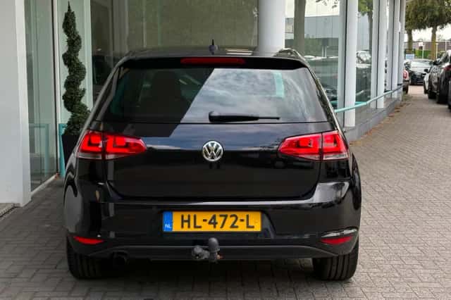 Volkswagen Golf (2015) thumbnail 4