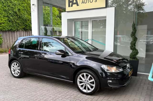 Volkswagen Golf (2015) thumbnail 6