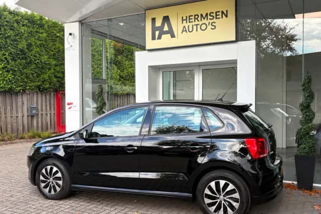 Volkswagen Polo (2015) thumbnail 4