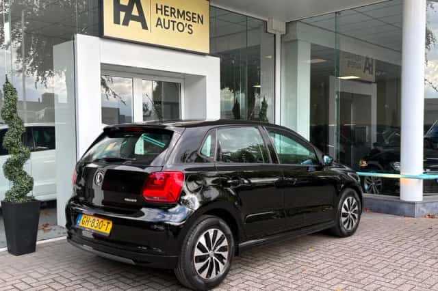 Volkswagen Polo (2015) thumbnail 6
