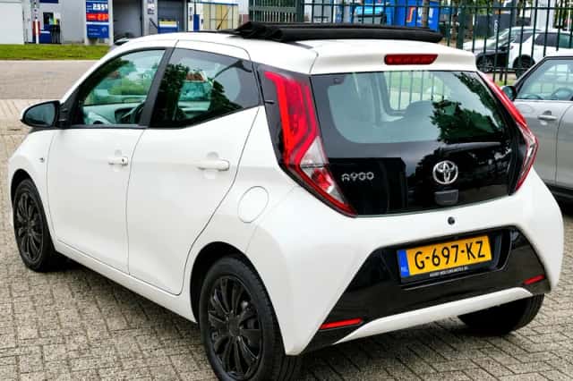 Toyota Aygo (2019) thumbnail 2