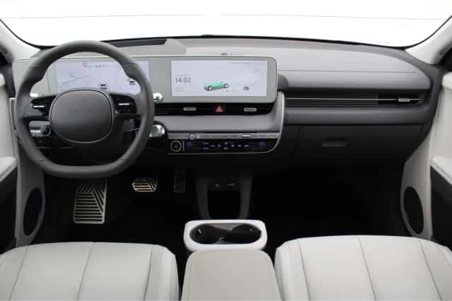 Hyundai Ioniq 5 (2023) thumbnail 2