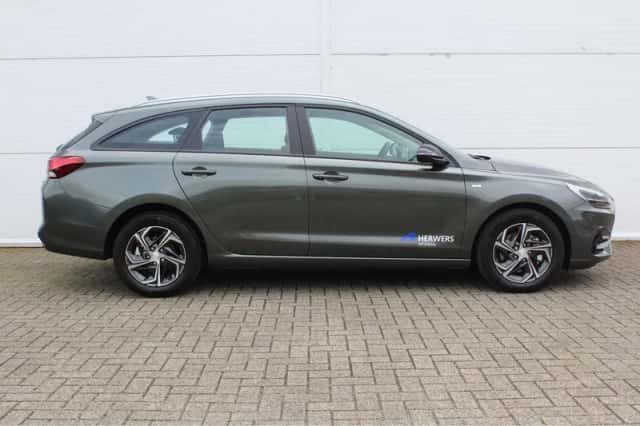 Hyundai i30 (2024) thumbnail 16
