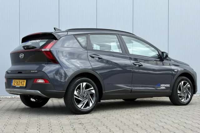 Hyundai Bayon (2024) thumbnail 3
