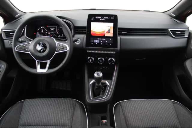 Mitsubishi Colt (2024) thumbnail 2