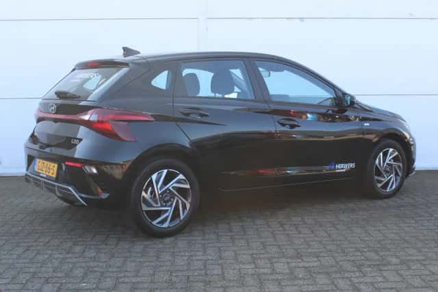 Hyundai i20 (2024) thumbnail 3